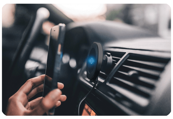 New 360 Degree Rotation Qi Wireless Magnetic Car Holder Charger For Compatible iPhones & Samsung Smart Phones